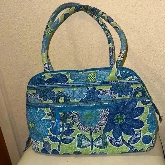 Vera Bradley Handbags - Vera Bradley bowler bag doodle daisy pattern